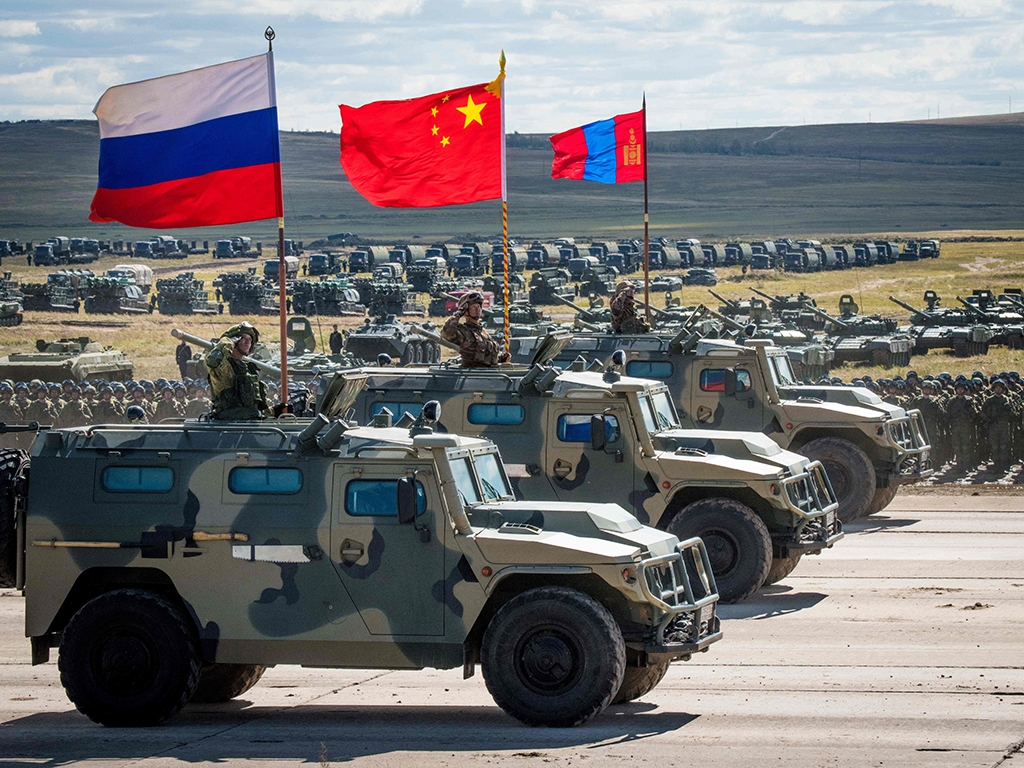 Rusia și China anunță o alianță militară împotriva SUA